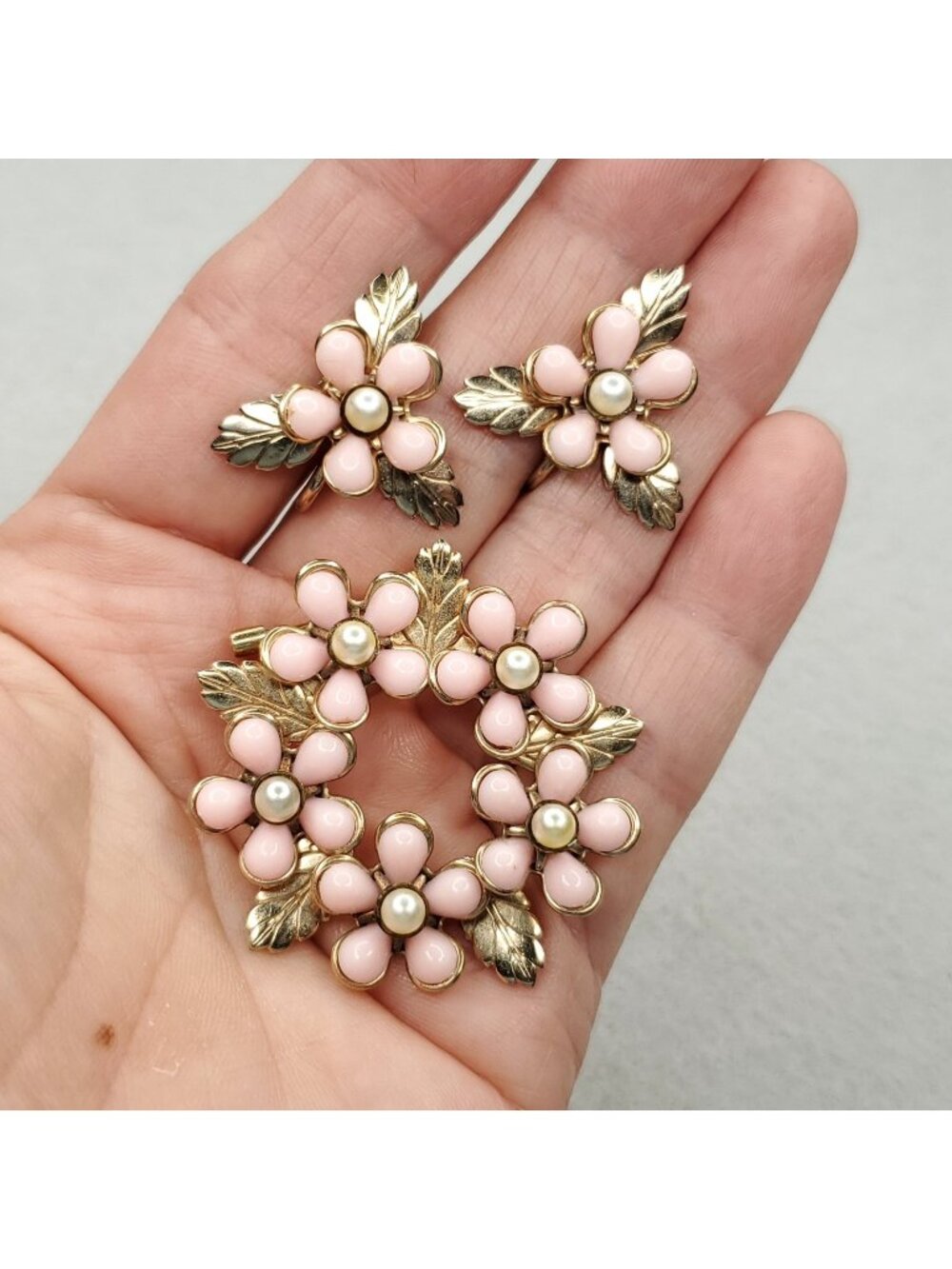 Vintage Flower Brooch Screw Back Earrings Set Pink Brushed Gold Tone 1 1/2" 7/8"